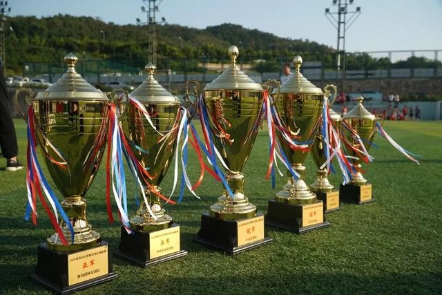 王哲林25分上海胜天津 胡金秋22+10广厦胜深圳